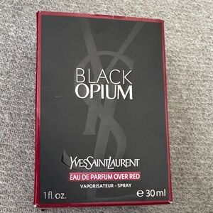 Yves Saint Laurent Black Opium Red Edition